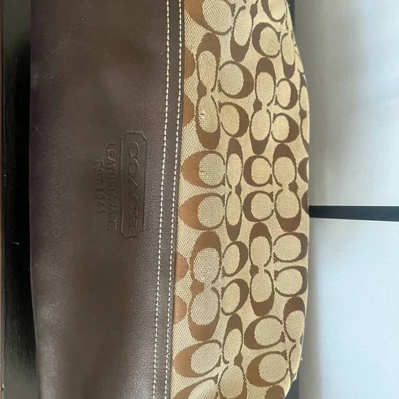 Lot of REHAB Coach Bags and wallets DAMAGED PLEASE READ - Picture 8 of 15